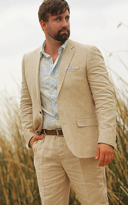 Ideal for summer, lightweight linen is dressed up without looking like you’re trying too hard.  Enzo linen suit; Daniel Cremieux shirt; J. Crew pocket square.