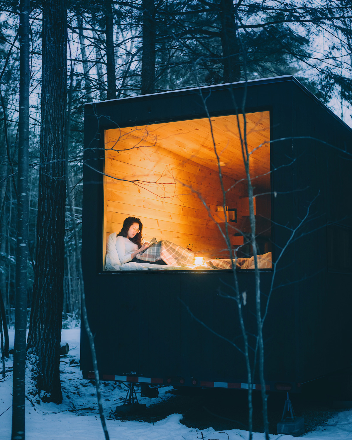 tiny cabin vacation retreat in the woods