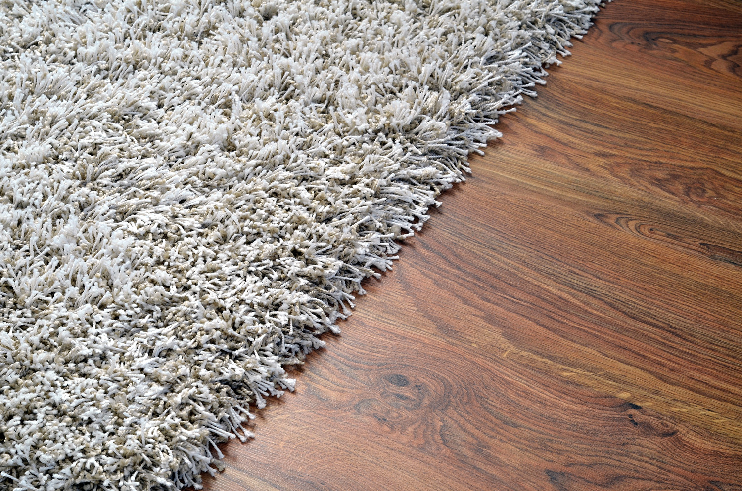 pros and cons of hardwood and carpet flooring