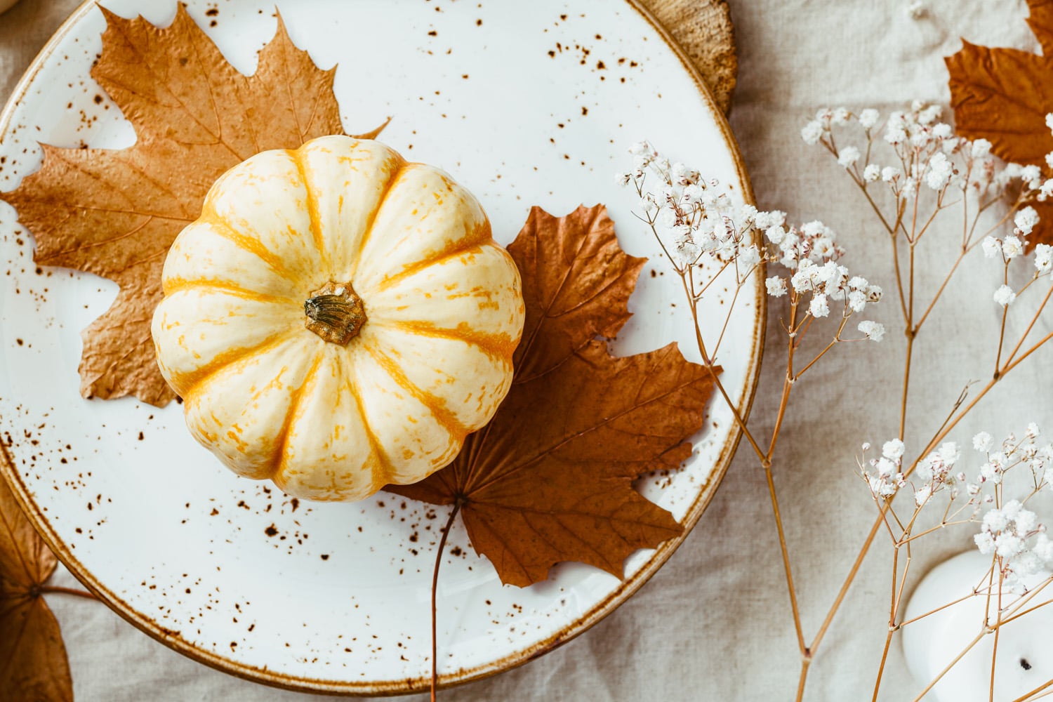 decorating with fall leaves